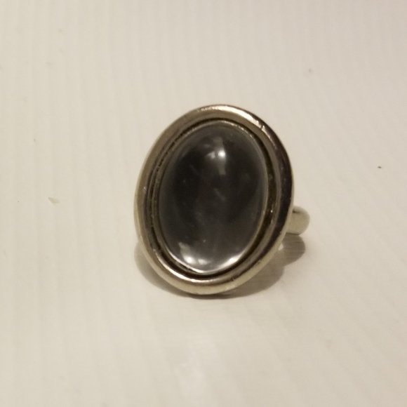Vintage Jewelry - vintage silvertone ring with eerily beautiful gray stone